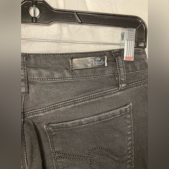 Royalty for Me Black Denim Skinny Leg Stretch Jeans, Size 6 - Picture 3 of 5